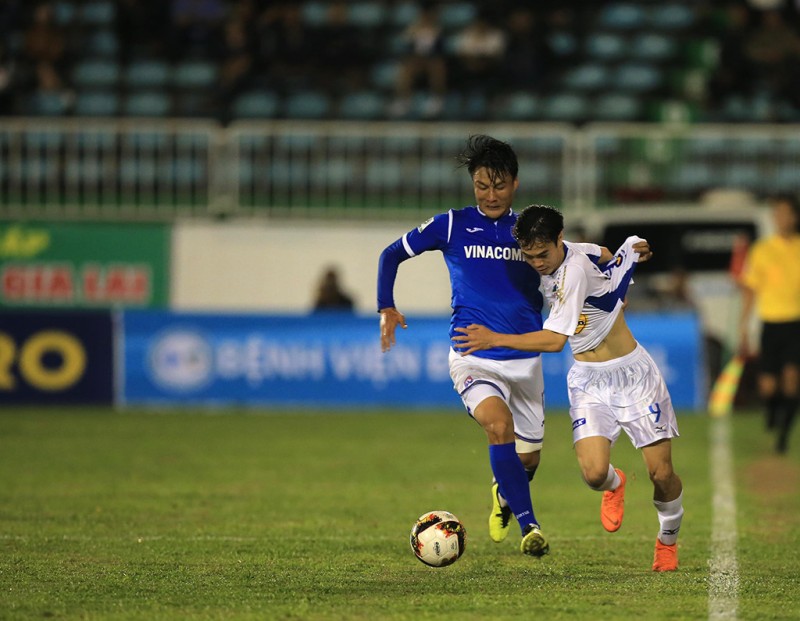 Vòng 5 V-League 2018:  Mưa bàn thắng, mưa thẻ phạt