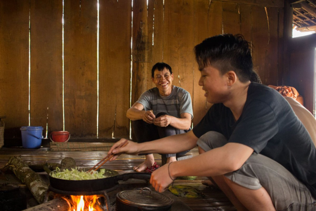 khach nuoc ngoai yeu ngoi lang heo lanh cua viet nam