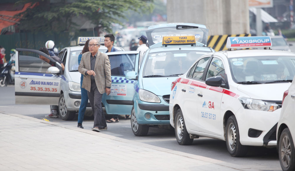 Taxi truyền thống: Đổi thay hay lụi tàn?