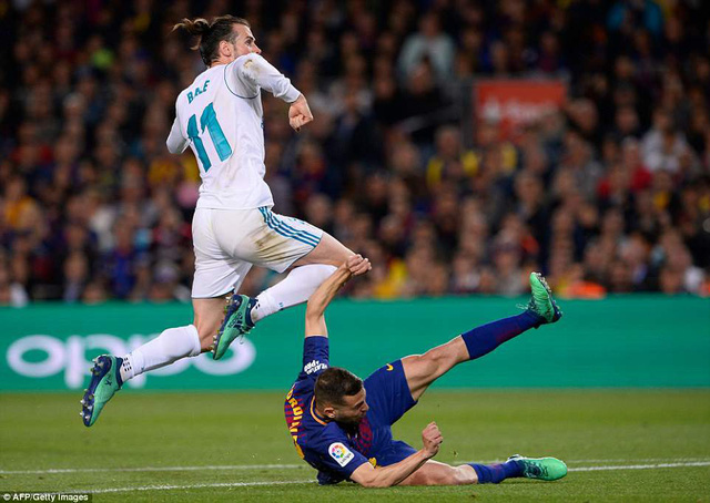 barcelona 2 2 real madrid hap dan den giay cuoi cung