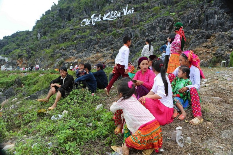 can canh hinh anh ve le hoi cho tinh khau vai 2018 o tinh ha giang