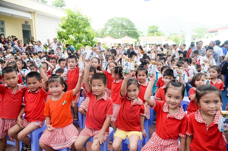 quy sua vuon cao viet nam va vinamilk chung tay vi tre em thai nguyen