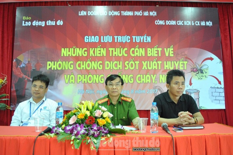 dang giao luu truc tuyen phong chong dich sot xuat huyet va chay no