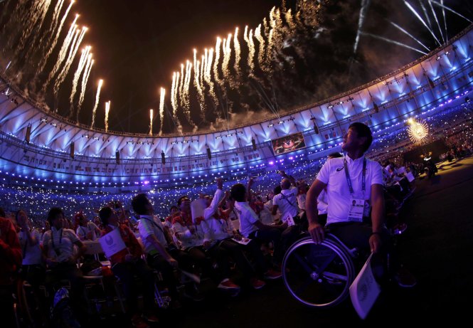 Ấm áp lễ bế mạc Paralympic Rio 2016