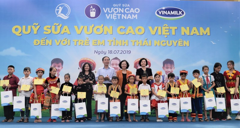 Nỗ lực vì sứ mệnh “Để mọi trẻ em đều được uống sữa mỗi ngày”