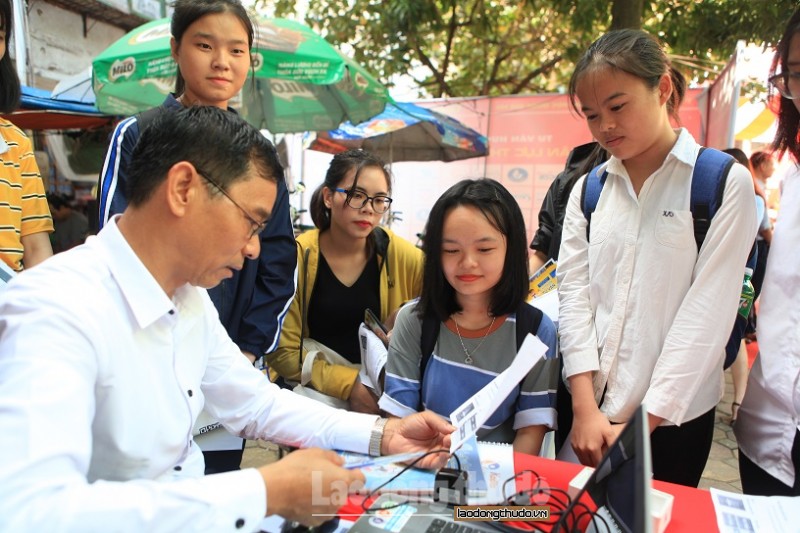 truc tuyen hinh anh ngay hoi tu van huong nghiep va viec lam nam 2018 nhan luc thoi cach mang cong nghiep 40