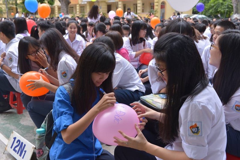 bai cuoi cam hoa bang tinh thuong