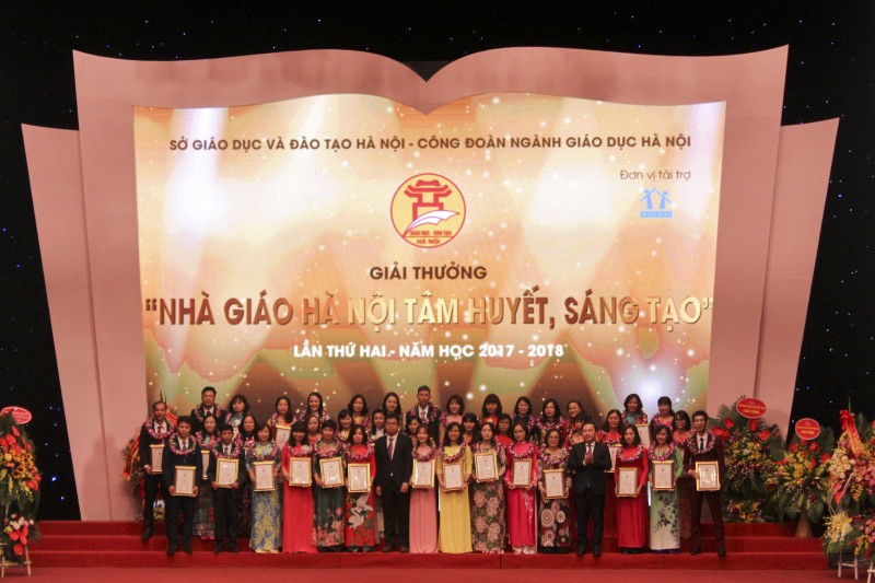 chao mung ngay nha giao viet nam 2011 nha giao thu do nang tam tam tri