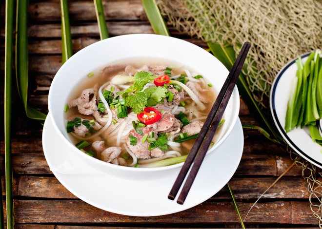 Phở bò viên là món ăn đường phố ngon nhất Châu Á