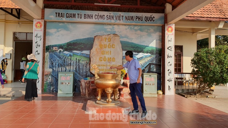 chon dia nguc noi dao ngoc phu quoc