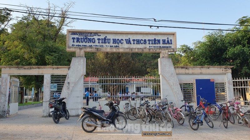 doi thay tren xa dao tien hai