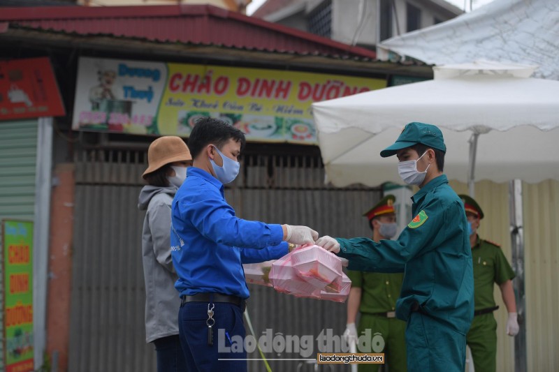 Cuộc sống trong tâm dịch của người dân Hạ Lôi