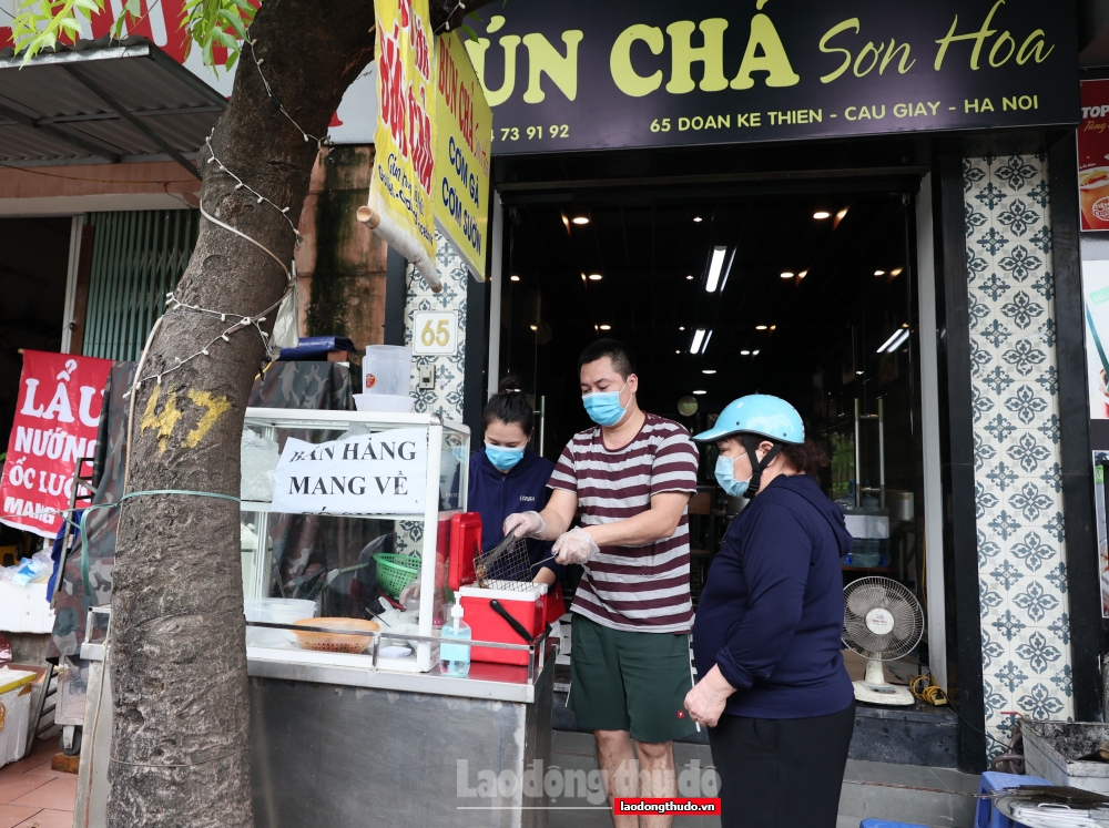 Mở cửa kinh doanh tại các địa phương “vùng xanh”: Quyết không lơ là công tác phòng, chống dịch