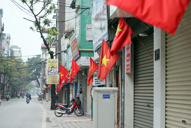 canh duong pho ha noi thenh thang trong ngay dau nam 2018