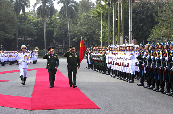 viet nga thuc day hop tac ky thuat quan su