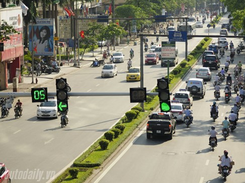 Đèn xanh không đi, bị phạt bao nhiêu?