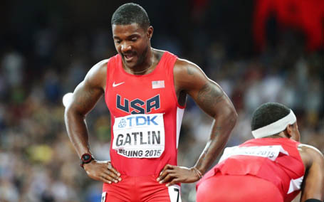 Năm 2001, Justin Gatlin từng bị cấm thi đấu 2 năm sau khi thử nghiệm dương tính với doping. Chưa dừng ở đó, tới năm 2006, VĐV này lại “nhúng chám” lần thứ 2 và bị cấm thêm 4 năm. Tuy nhiên, sau hai cú sốc ấy, Justin Gatlin đã trở lại mạnh mẽ. Hiện tại, anh chính là đối thủ chính của Usain Bolt trên đường chạy 100 mét.