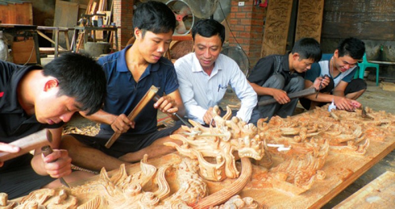 ngan dong nguoi bo que len thanh pho muu sinh