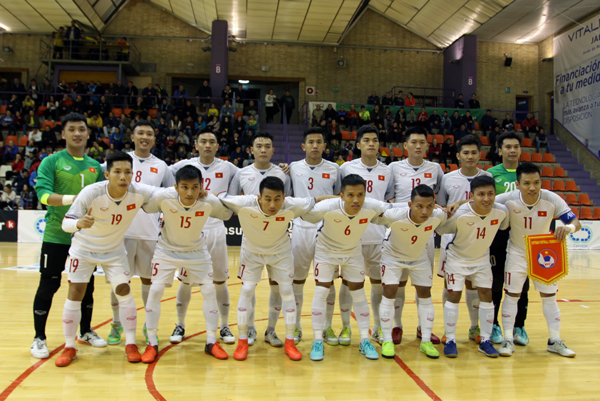 futsal viet nam thua tham clb jaen tay ban nha 6 0