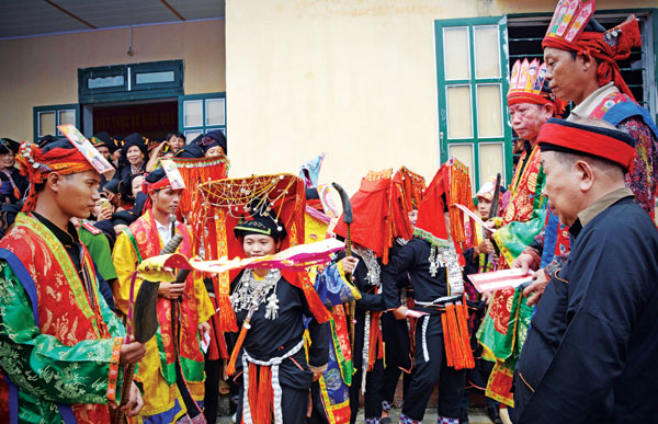 doc dao le cong nhan nguoi lon