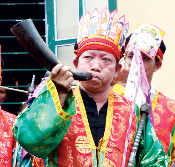 doc dao le cong nhan nguoi lon