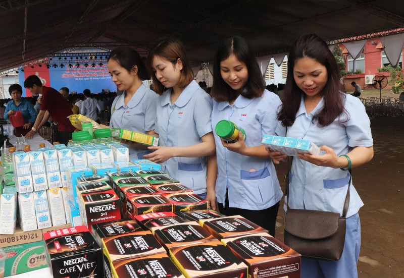 Luôn yêu và tin hàng Việt