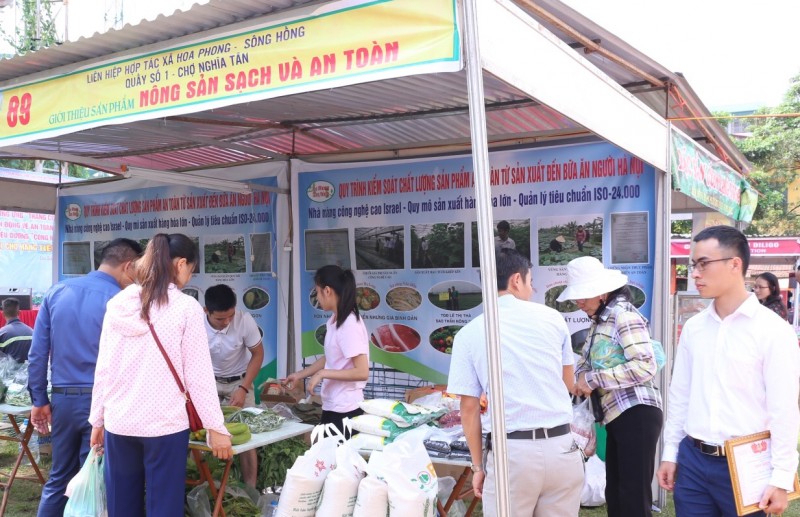 nhieu hoat dong y nghia trong thang cong nhan