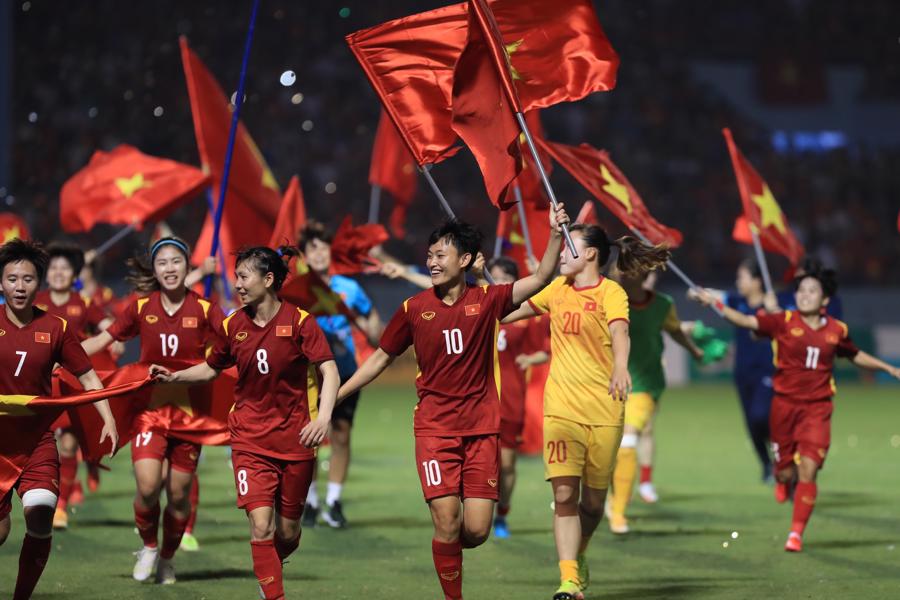 Nhớ mãi kỳ SEA Games với tấm Huy chương Vàng đặc biệt môn bóng đá nam và nữ