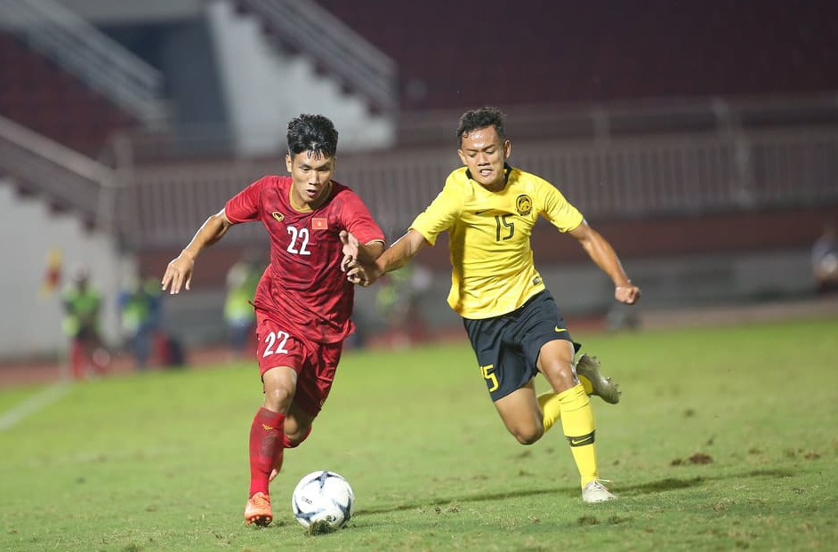 U18 Việt Nam chiến thắng Malaysia nhờ vào bàn thắng khó tin