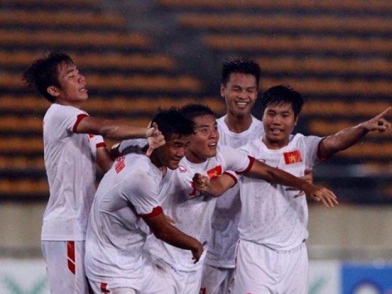 Vùi dập Đông Timor, U19 Việt Nam dẫn đầu bảng A