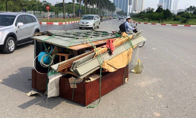 ha noi va cham voi xe ba banh nu sinh nhap vien