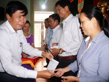 Làm giàu rất khó, làm người giàu có tâm tốt càng khó gấp trăm lần