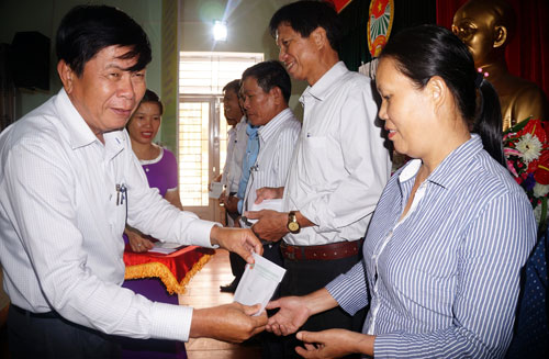 lam giau rat kho lam nguoi giau co tam tot cang kho gap tram lan