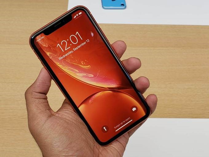 can canh iphone xr 2 sim 6 mau gia tu 17 trieu dong