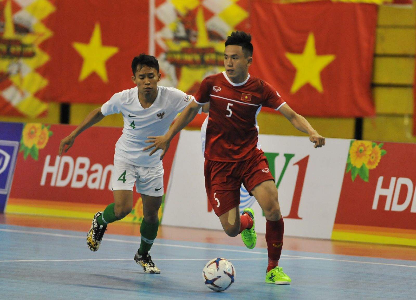 Hòa thất vọng trước Indonesia, cơ hội nào cho futsal Việt Nam?