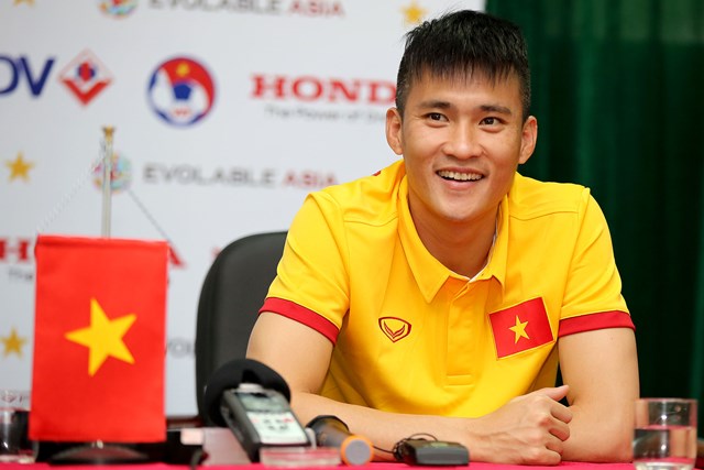 "Học theo" Pele, Công Vinh đoán Thái Lan vô địch AFF Cup