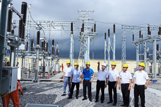 Trên công trường dự án đường dây và trạm biến áp 110kV Nga Sơn sớm đưa vào vận hành