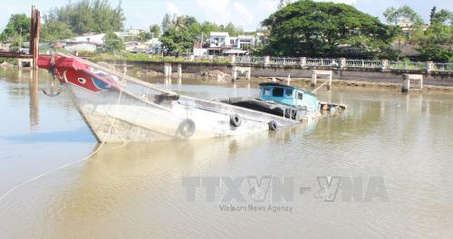 Chìm ghe trên biển Cần Giờ, 5 người may mắn thoát chết