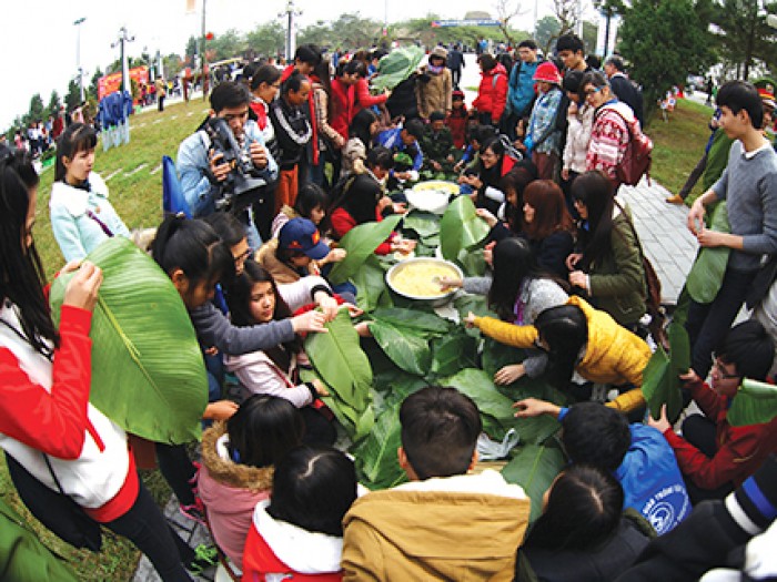 Mở hội gói bánh chưng xanh đón Xuân 2016