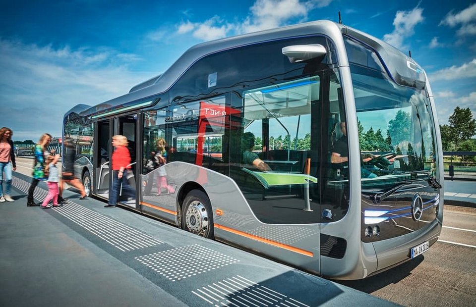 future bus y tuong xe buyt tu hanh cua mercedes benz