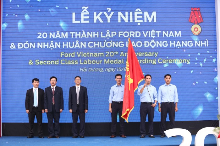 Ford VN: Kỷ niệm 20 năm, đón Nhận Huân chương game bài uy tín
 hạng Nhì