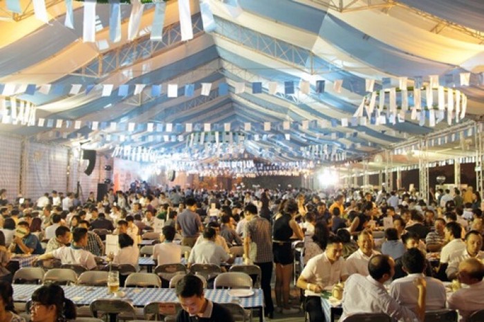 Tưng bừng Lễ hội bia tươi Oktoberfest 2015