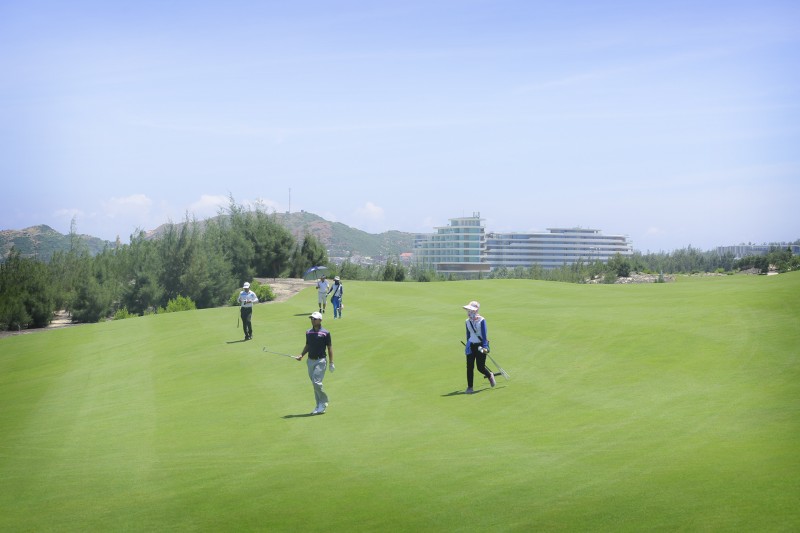 truyen thong golf quoc te ca ngoi ve san flc quy nhon