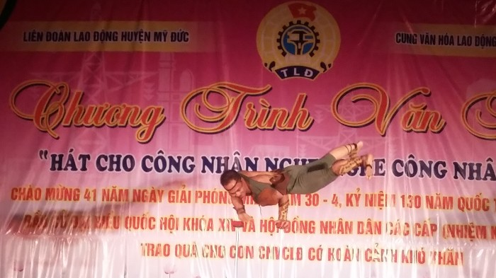 thiet thuc chao mung thang cong nhan