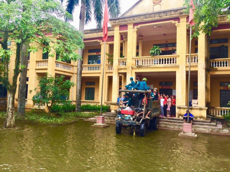 tinh nguoi trong mua lu