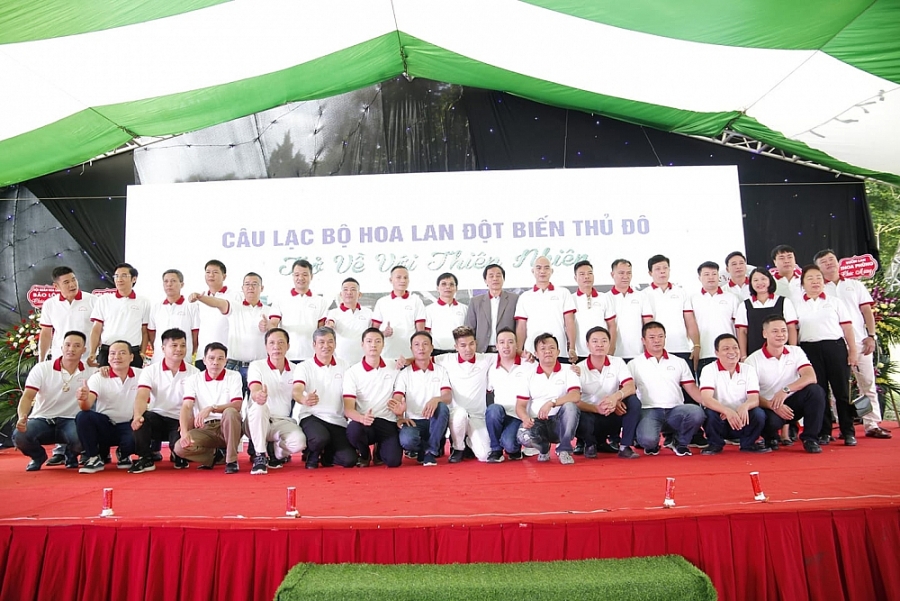 Các thành viên CLB Hoa Lan đột biến Thủ đô