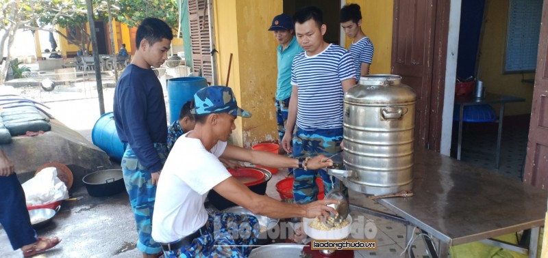 xuan ve tren dao truong sa dong