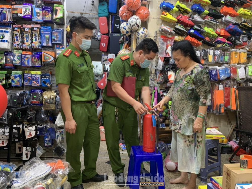 Công an quận Đống Đa: Đảm bảo an toàn về phòng cháy chữa cháy tại các cơ cơ  nhà ở kết hợp kinh doanh