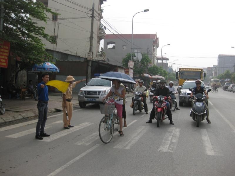 Huyện Mỹ Đức: Nâng cao nhận thức của người dân khi tham gia giao thông