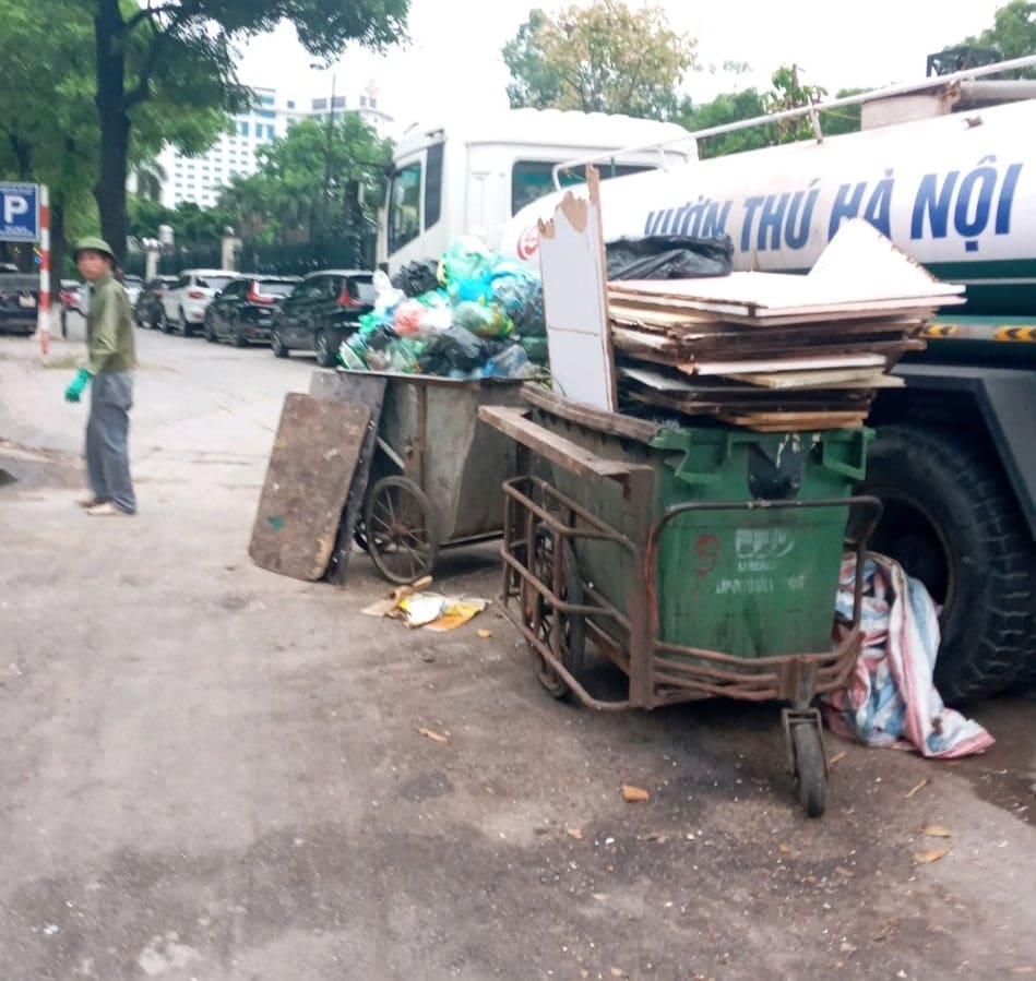 Quận Ba Đình: Xử lý nghiêm nạn đổ trộm phế thải